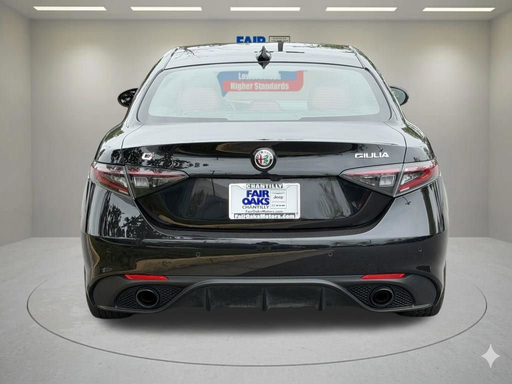 Used 2025 Alfa Romeo Giulia AWD w/ Veloce Package AWD image 8