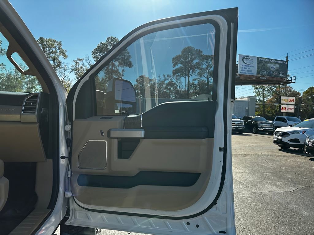 Used 2017 Ford F250 Lariat w/ Lariat Ultimate Package image 36