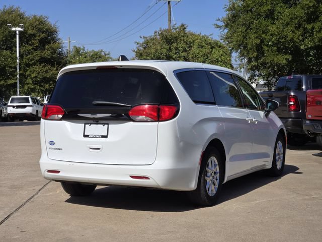 Certified 2023 Chrysler Voyager LX FWD image 7