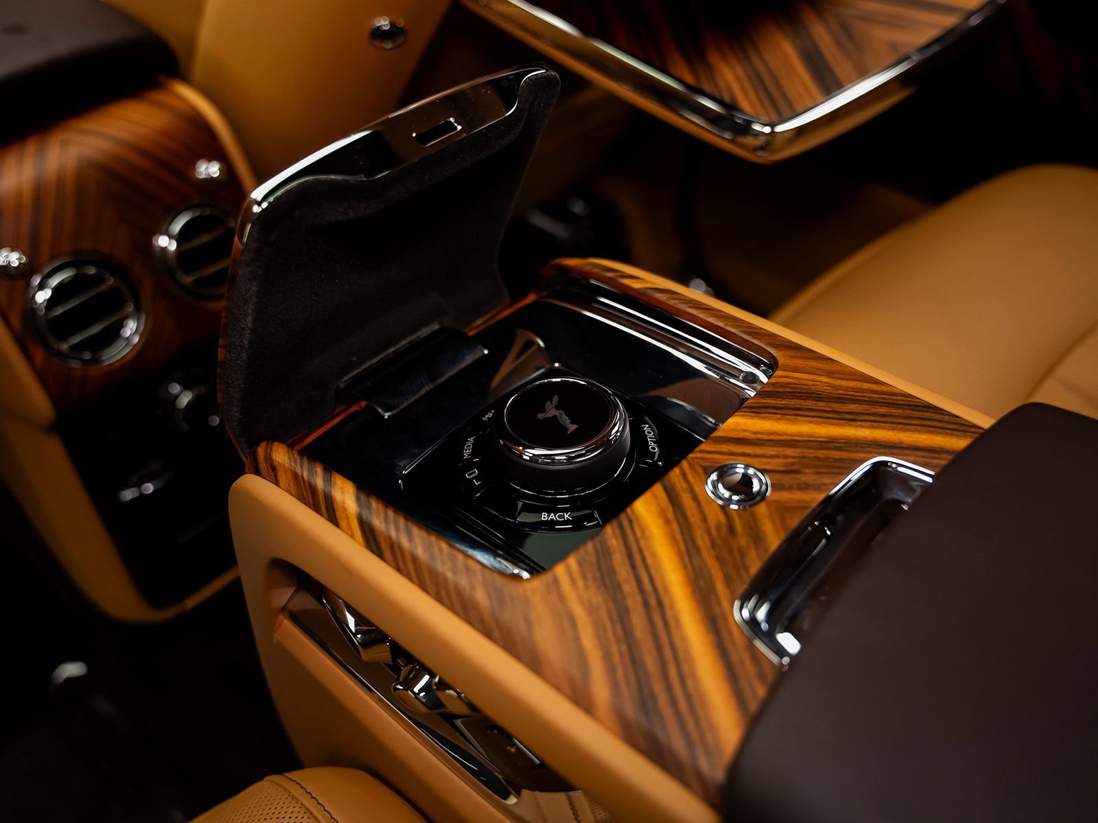 Used 2019 Rolls-Royce Cullinan AWD/4WD image 47