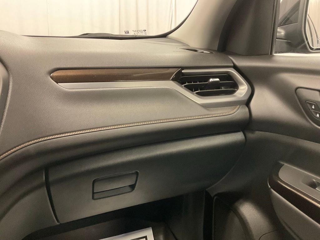 Used 2021 GMC Acadia AT4 w/ Technology Package image 29