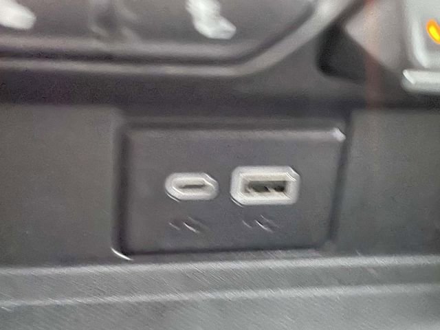 Used 2023 Chevrolet Suburban LT image 14