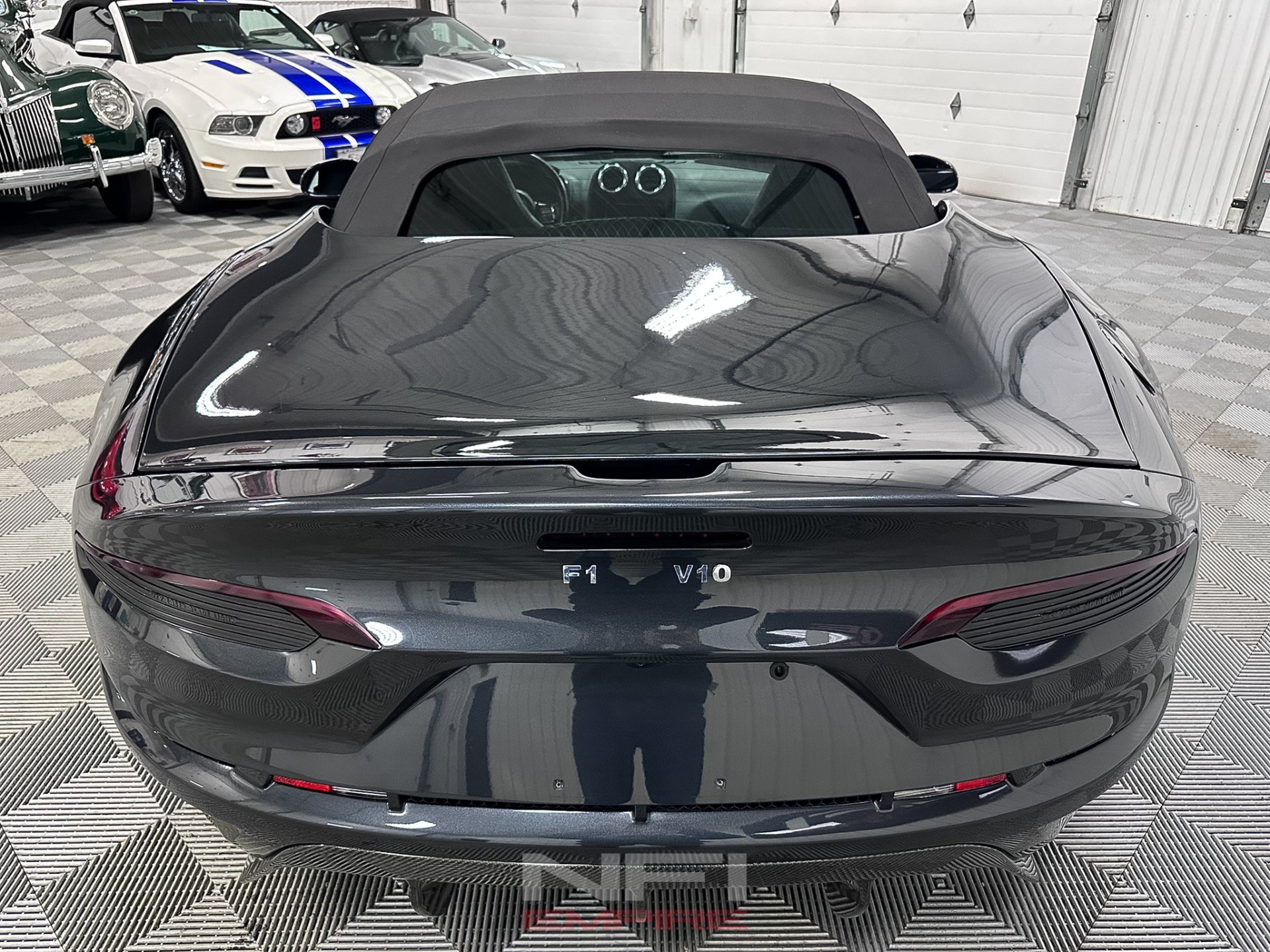 Used 2014 SRT Viper GTS w/ GTS Laguna Interior Package RWD image 17