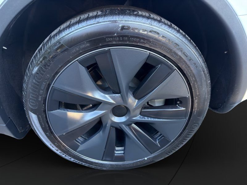 Used 2024 Tesla Model Y Long Range AWD/4WD image 22