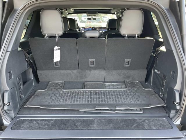 New 2025 Lincoln Navigator Reserve w/ Jet Appearance Package image 12