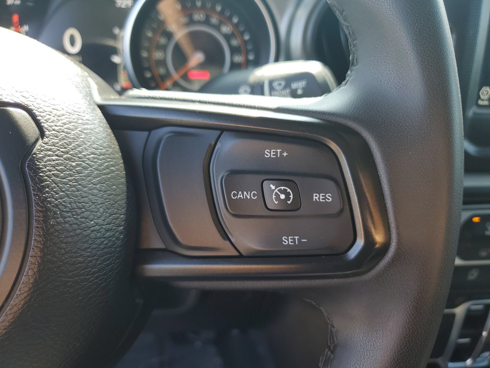 Used 2023 Jeep Gladiator Sport AWD/4WD image 28