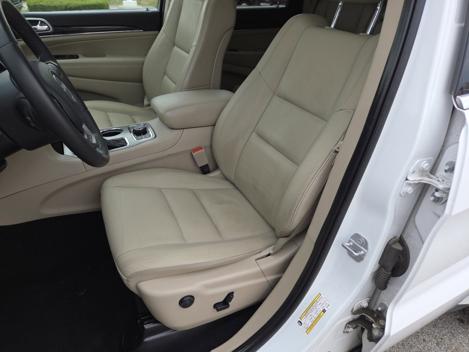 Used 2019 Jeep Grand Cherokee Limited AWD/4WD image 25