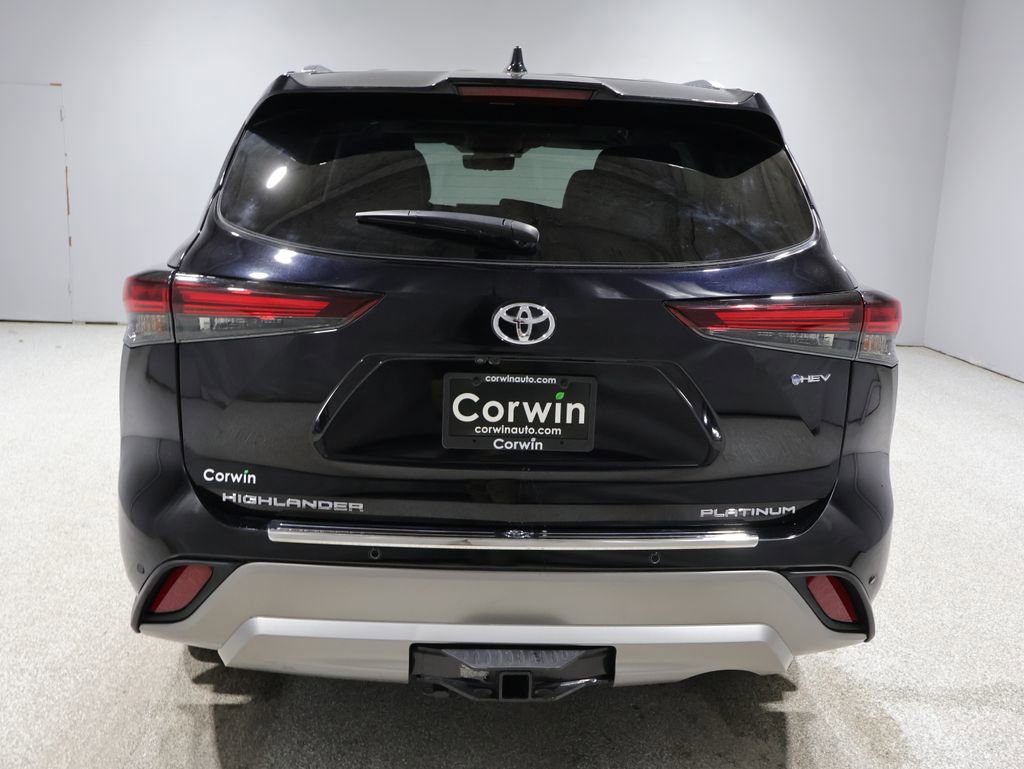 Used 2025 Toyota Highlander Platinum video 3