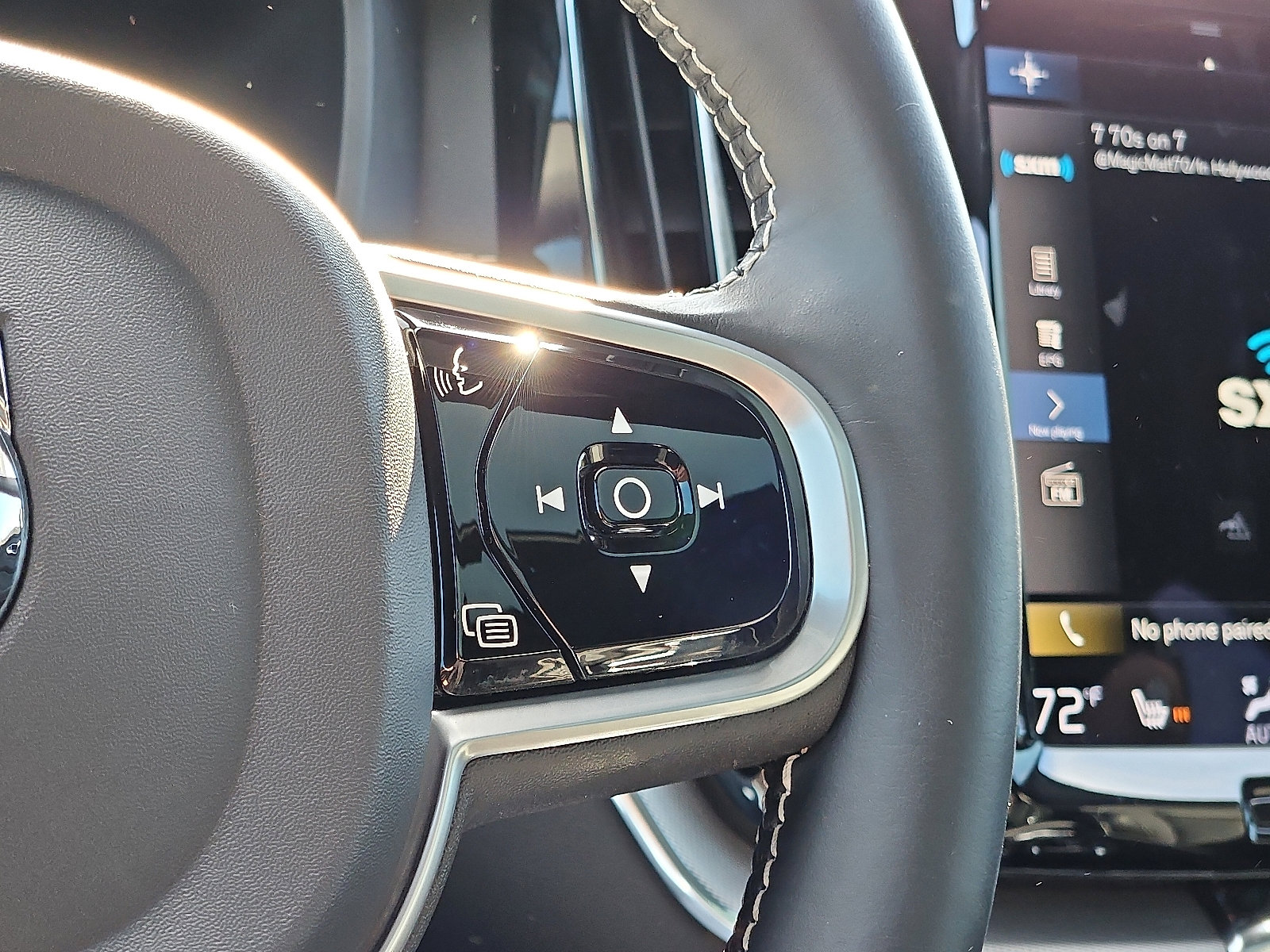 Used 2021 Volvo XC60 T6 R-Design image 23