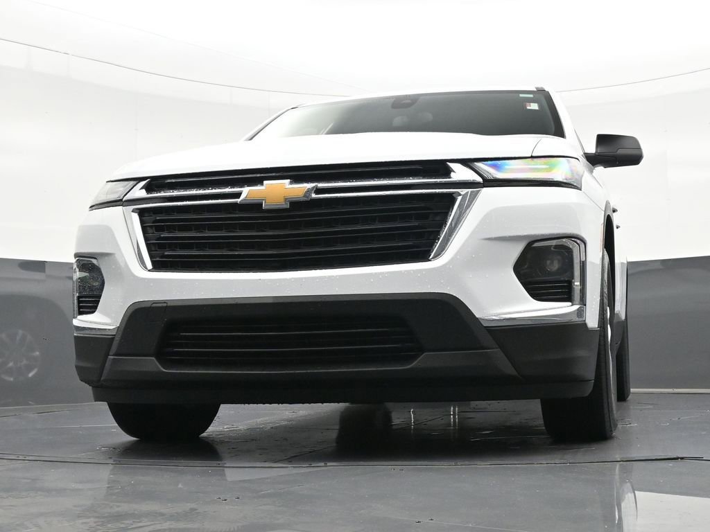 Used 2023 Chevrolet Traverse LS image 31