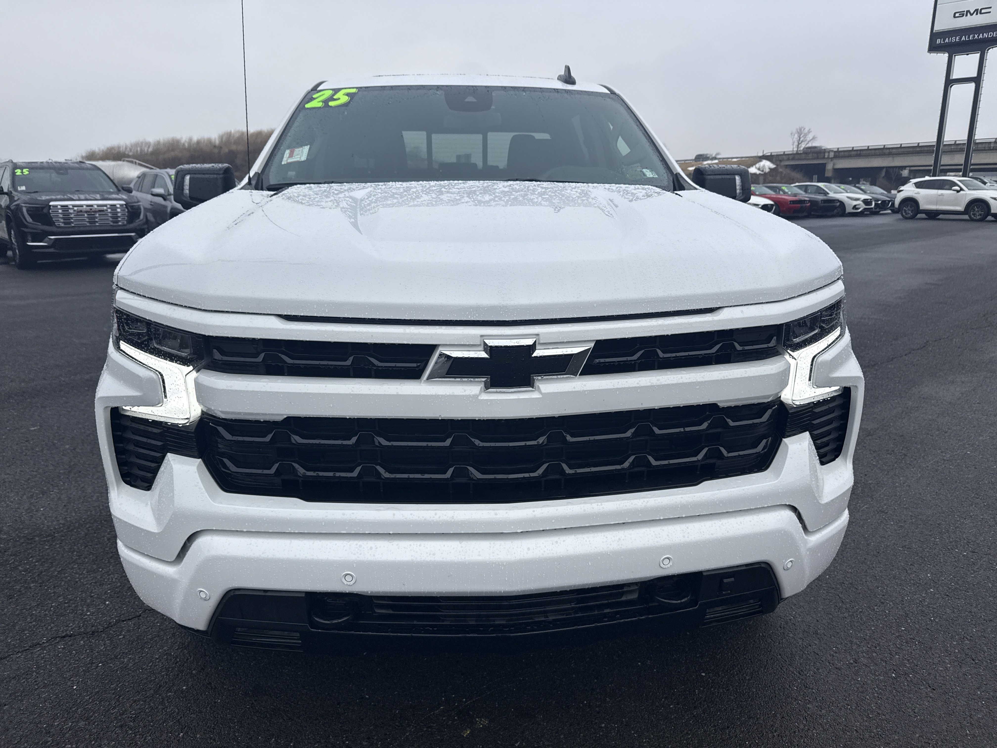 Used 2025 Chevrolet Silverado 1500 RST w/ Dark Appearance Package AWD/4WD image 8