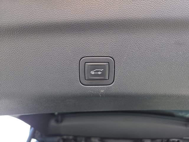 Used 2026 GMC Yukon XL AT4 Ultimate w/ LPO, Floor Liner Package AWD/4WD image 21