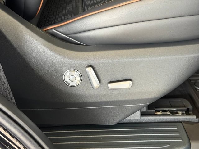 Used 2025 Lincoln Navigator Black Label AWD/4WD image 33