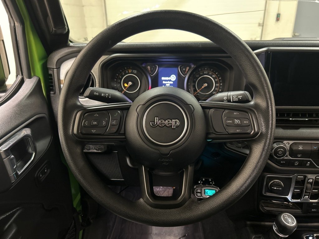 Used 2025 Jeep Gladiator Sport image 17