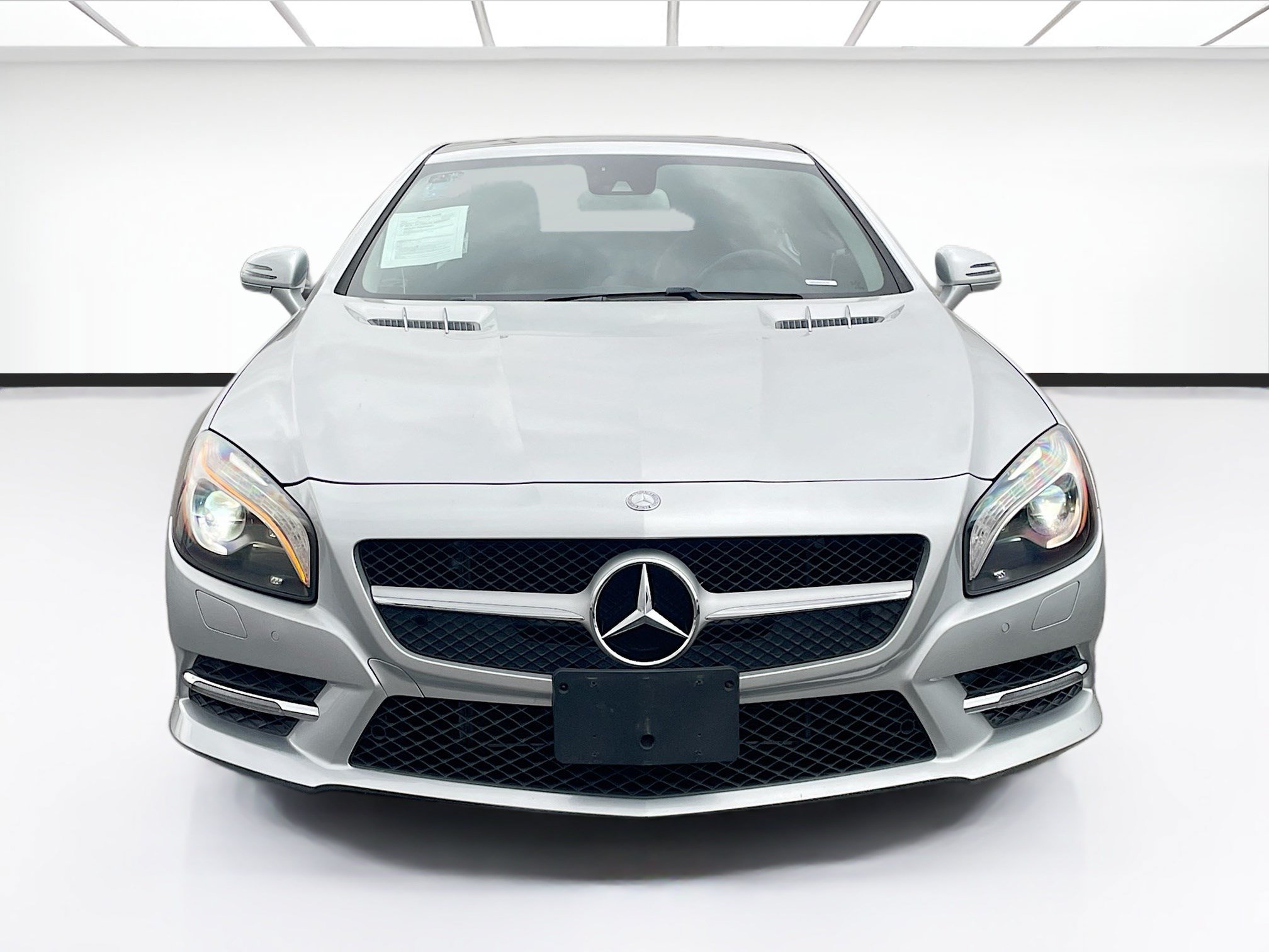 Used 2015 Mercedes-Benz SL 400 image 2