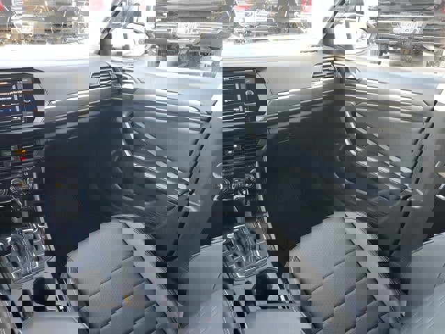 Used 2023 Volkswagen Jetta SE w/ Panoramic Sunroof Package image 15