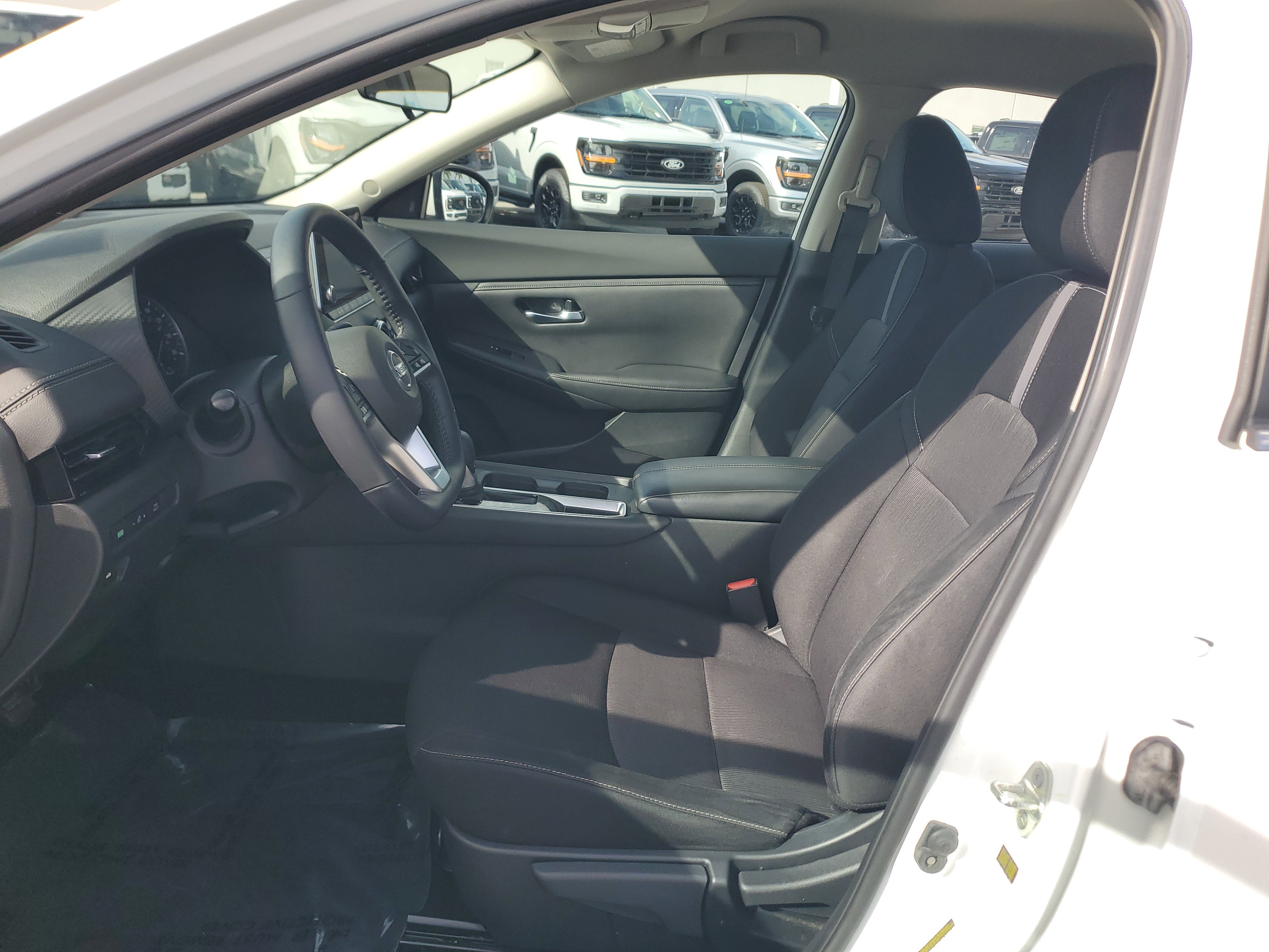 Used 2021 Nissan Sentra SV w/ Trunk Package FWD image 17