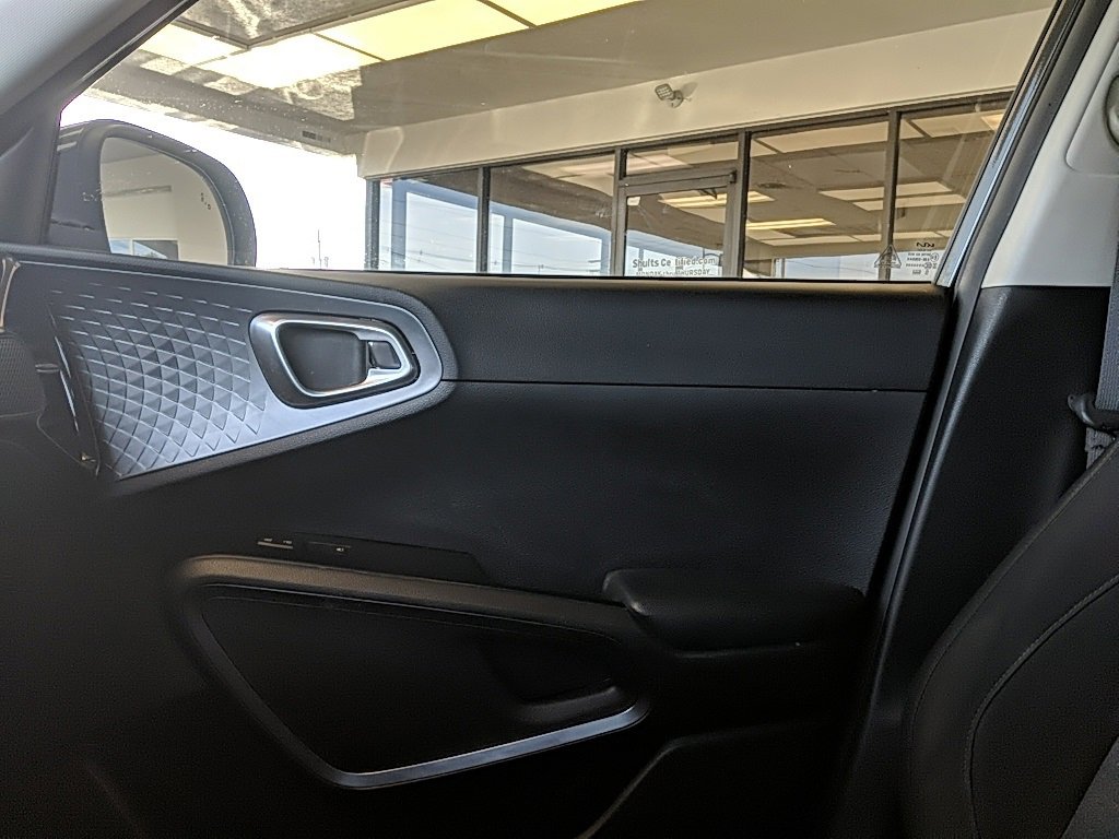 Used 2022 Kia Soul S image 19