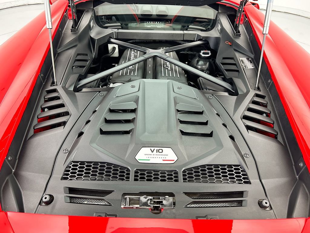 Used 2021 Lamborghini Huracan EVO image 24