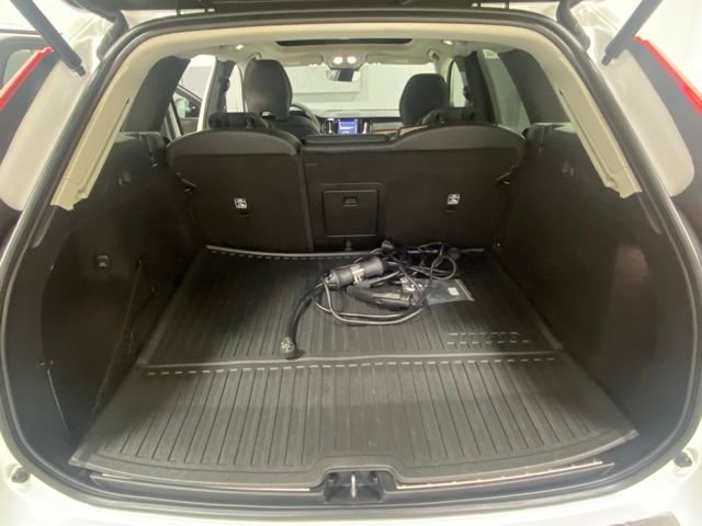 Used 2024 Volvo XC60 T8 Plus w/ Protection Package Premier AWD/4WD image 9
