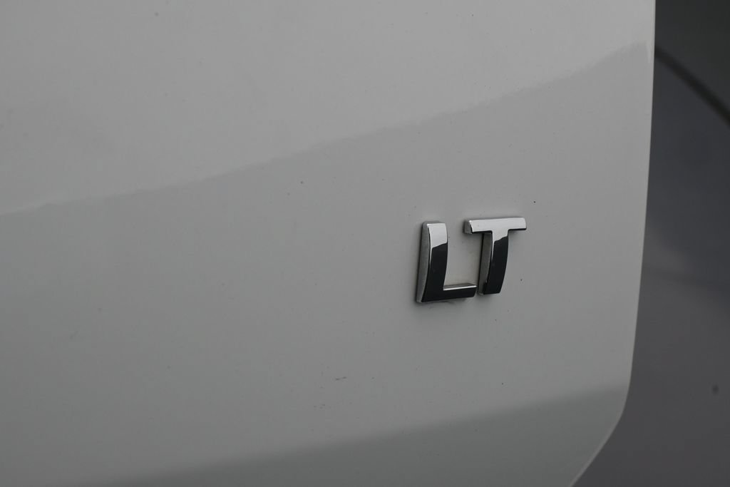 Used 2023 Chevrolet Traverse LT FWD image 34