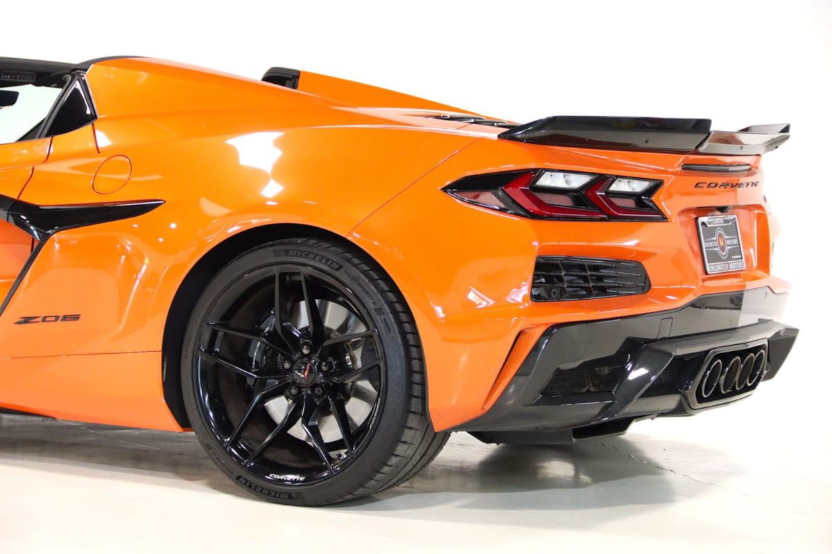 Used 2025 Chevrolet Corvette Z06 RWD image 81