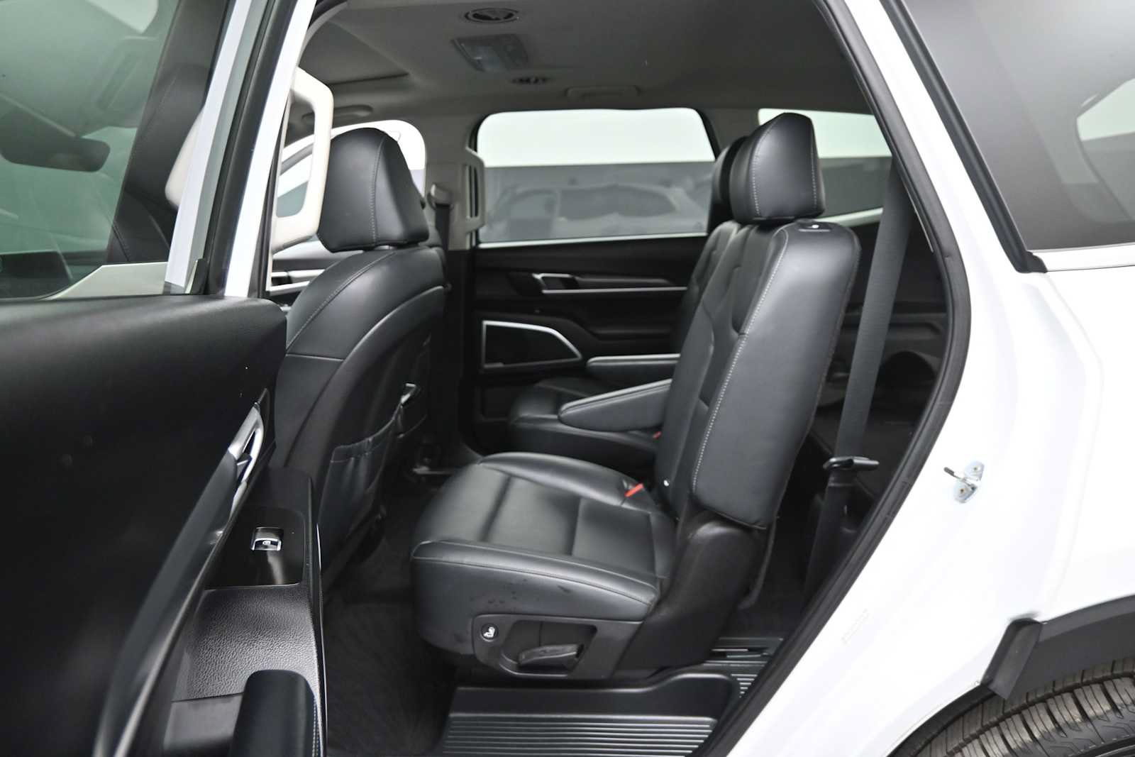 Used 2022 Kia Telluride S AWD/4WD image 16