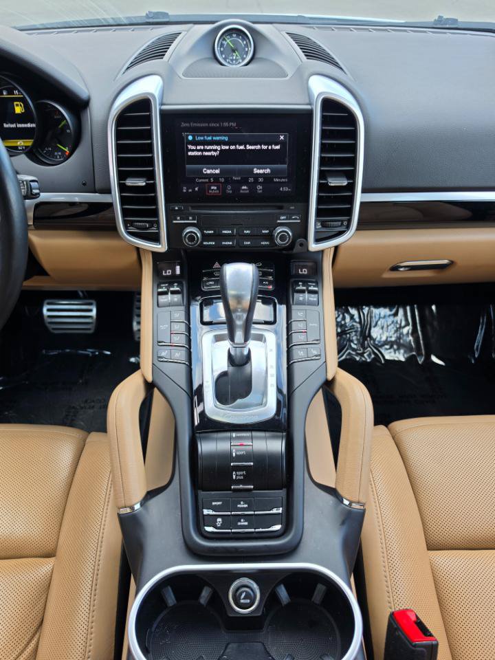 Used 2017 Porsche Cayenne S AWD/4WD image 18