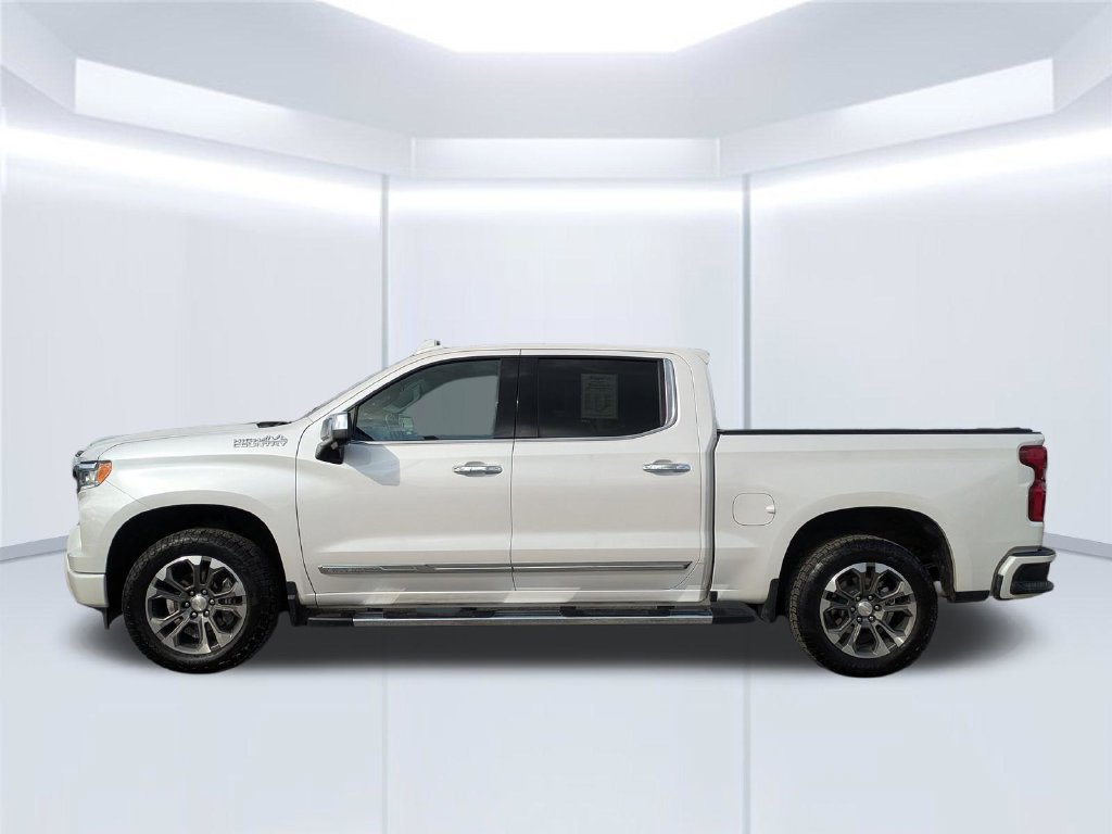 Used 2023 Chevrolet Silverado 1500 High Country w/ Technology Package AWD/4WD image 2