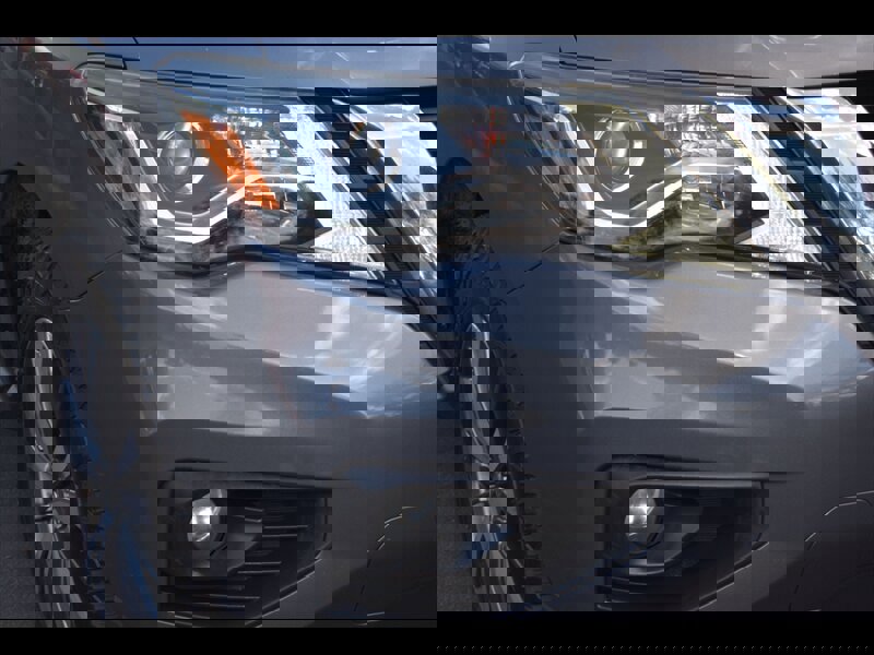 Used 2018 Nissan Pathfinder SV image 45