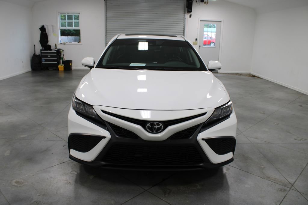 Used 2023 Toyota Camry SE w/ Convenience Package FWD image 3
