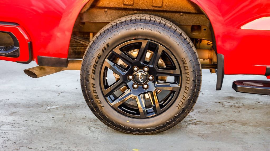 Used 2024 Chevrolet Silverado 1500 Custom w/ LPO, Dark Essentials Package image 12