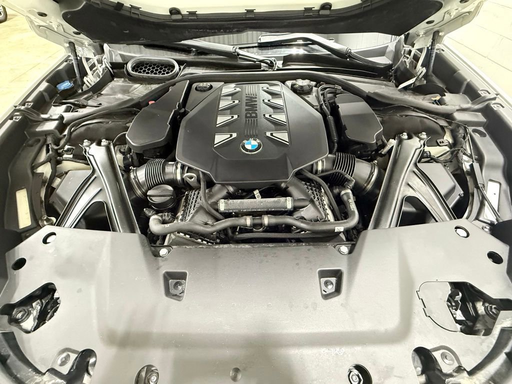 Used 2024 BMW 760i xDrive w/ Premium Package image 55