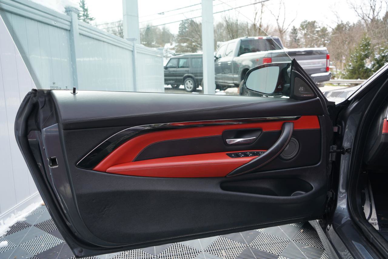 Used 2020 BMW M4 Convertible w/ Executive Package image 16