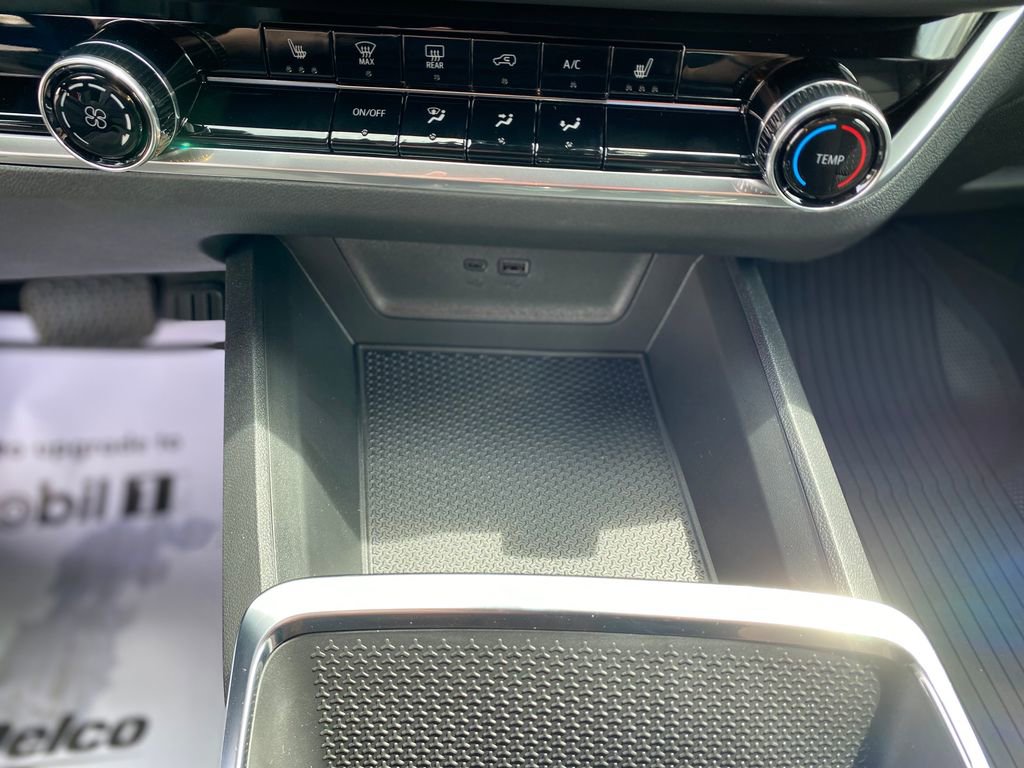 New 2026 Chevrolet Equinox LT w/ Midnight Edition AWD/4WD image 24