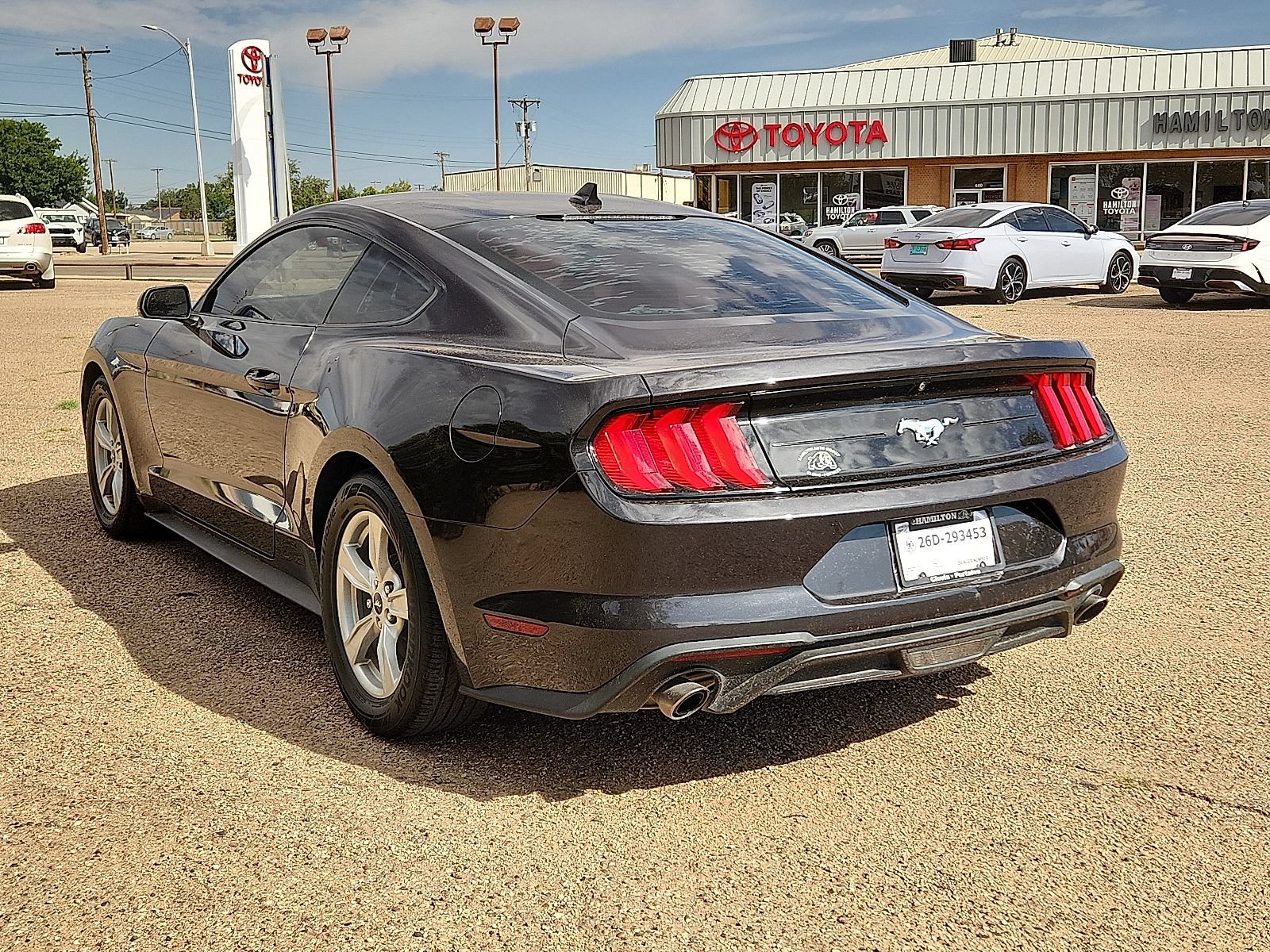 Used 2022 Ford Mustang Coupe RWD image 3