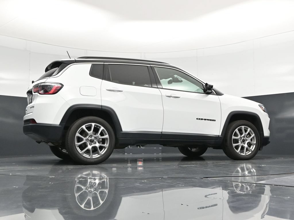 Used 2025 Jeep Compass Limited AWD/4WD image 54