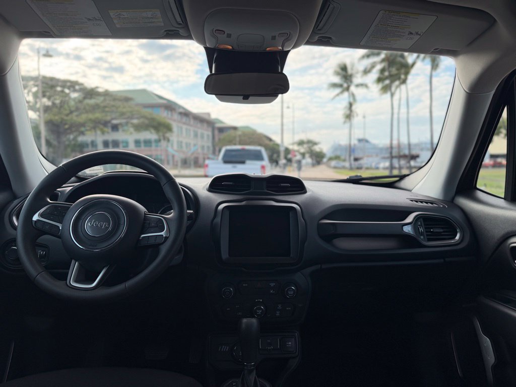 Used 2023 Jeep Renegade Latitude AWD/4WD image 18