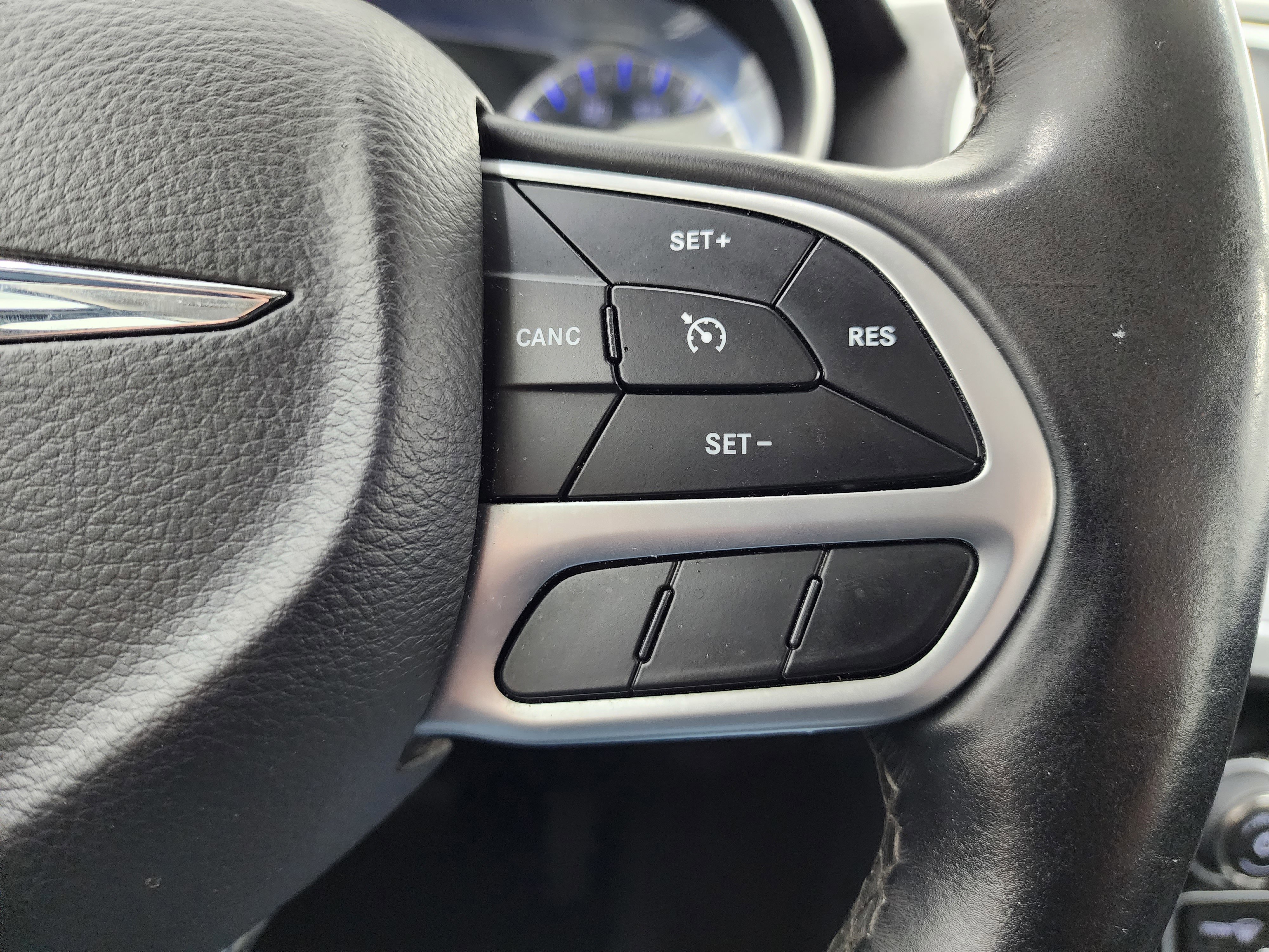 Used 2019 Chrysler 300 Limited image 16