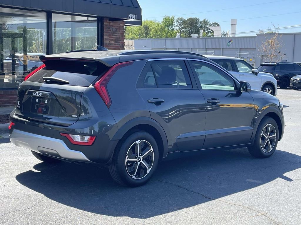 Used 2025 Kia Niro EX image 7