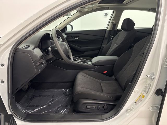 Certified 2023 Honda Accord EX image 11