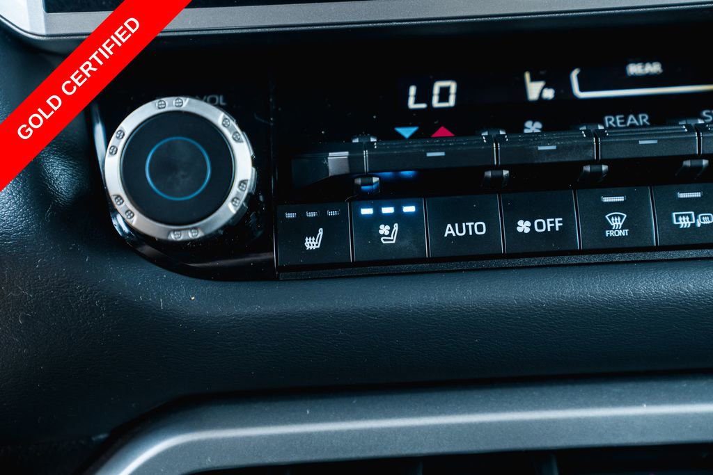 Certified 2024 Toyota Sequoia Platinum AWD/4WD image 19
