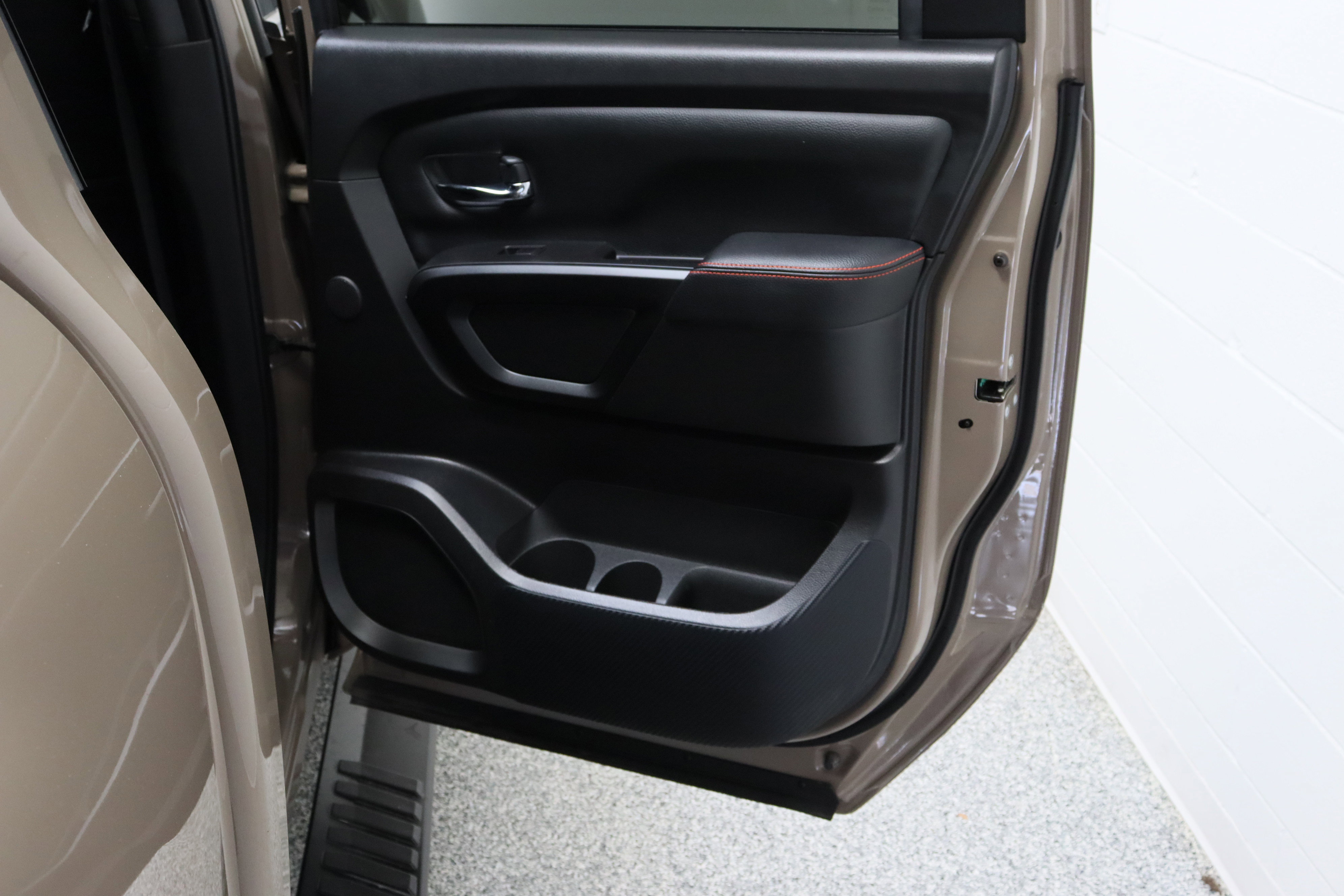 Used 2022 Nissan Titan PRO-4X w/ Pro-4x Convenience Package image 37