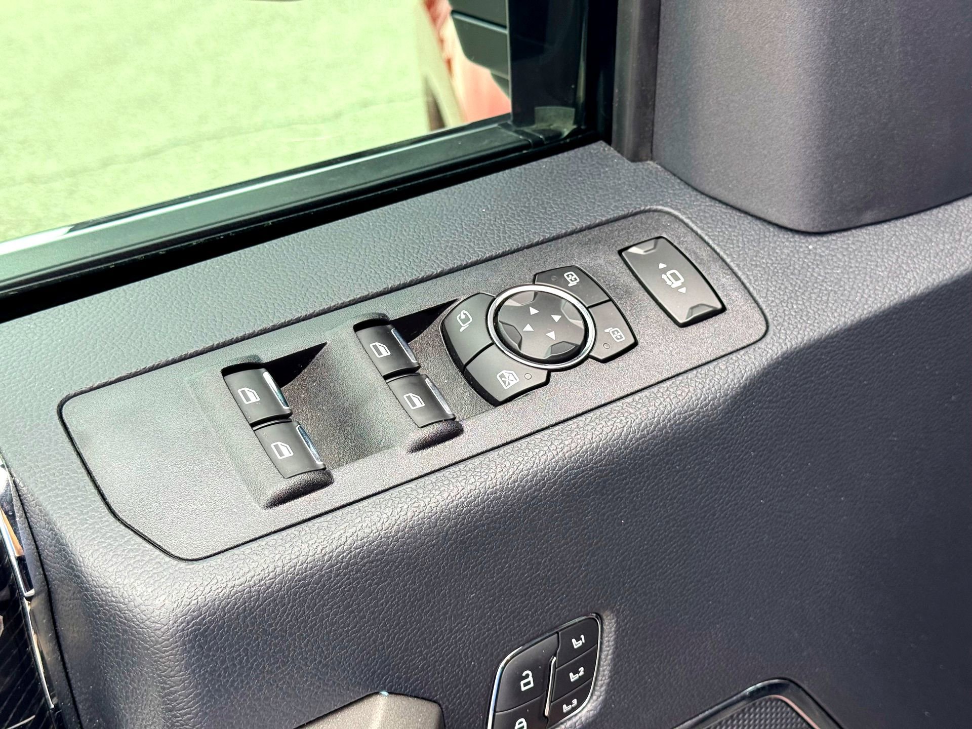 Used 2022 Ford F450 Platinum w/ FX4 Off-Road Package image 17