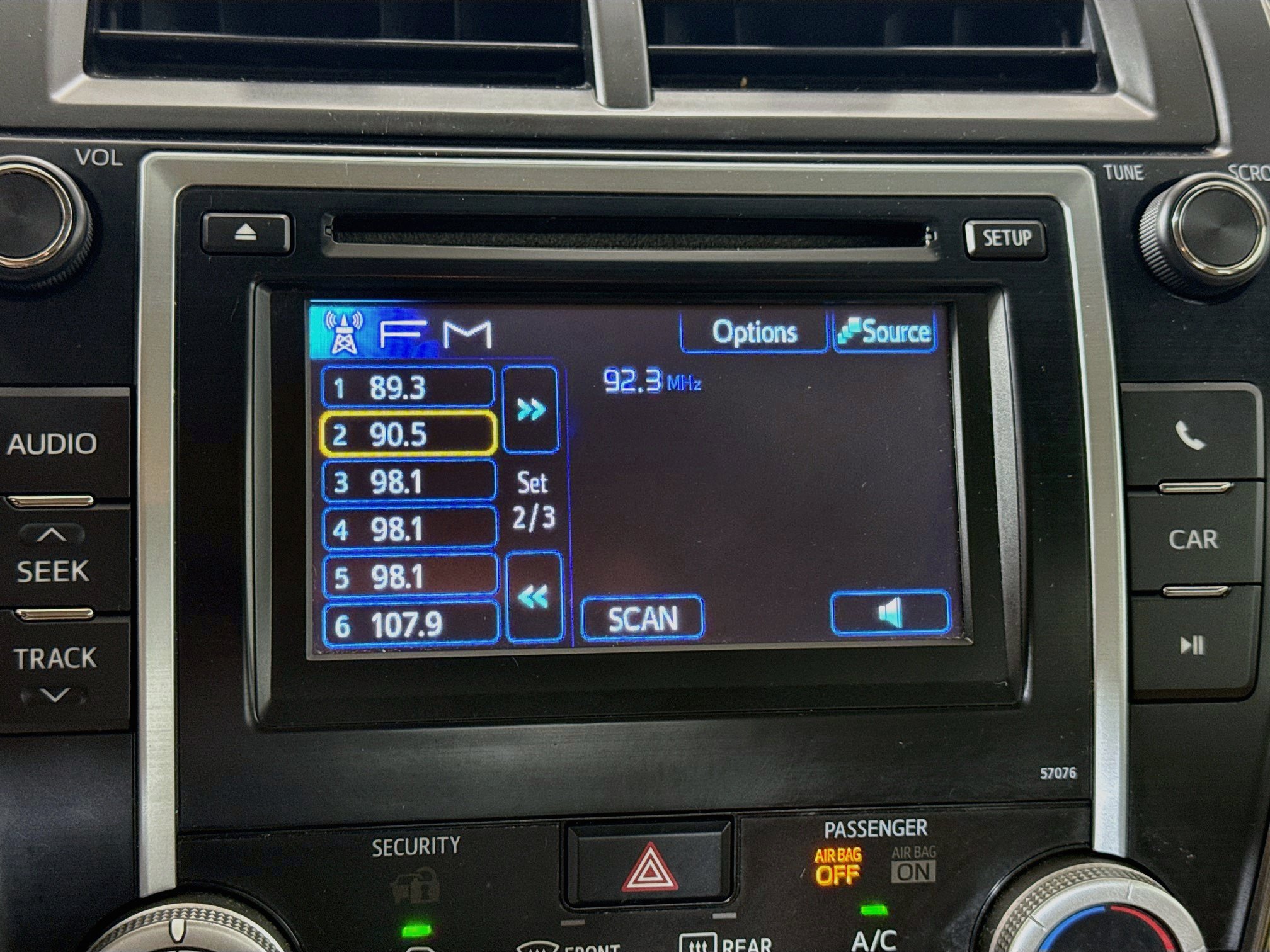 Used 2014 Toyota Camry LE FWD image 14