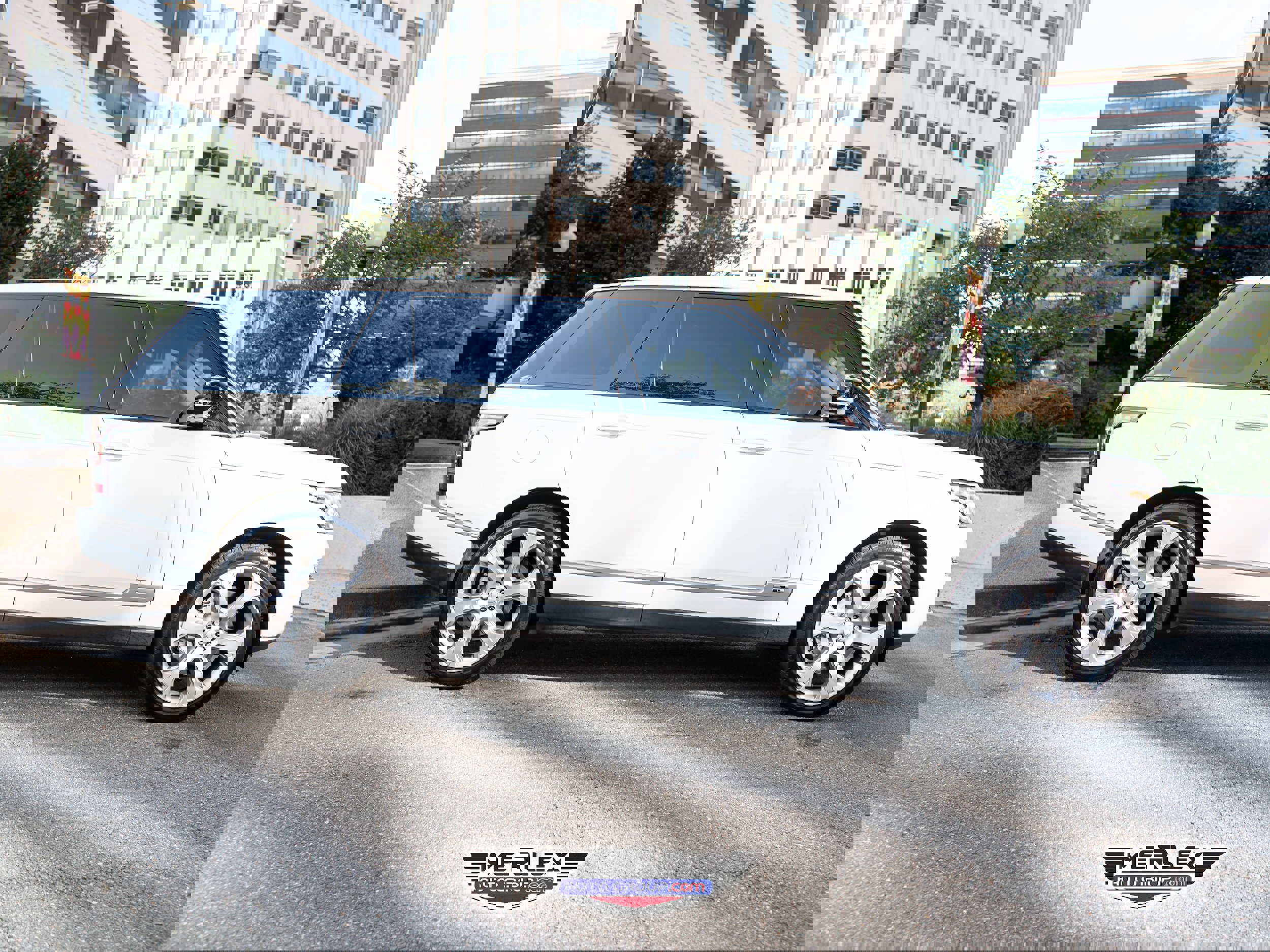 Used 2016 Land Rover Range Rover Holland & Holland image 8