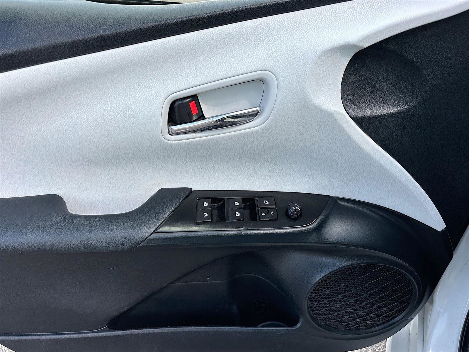 Used 2016 Toyota Prius Two FWD image 17