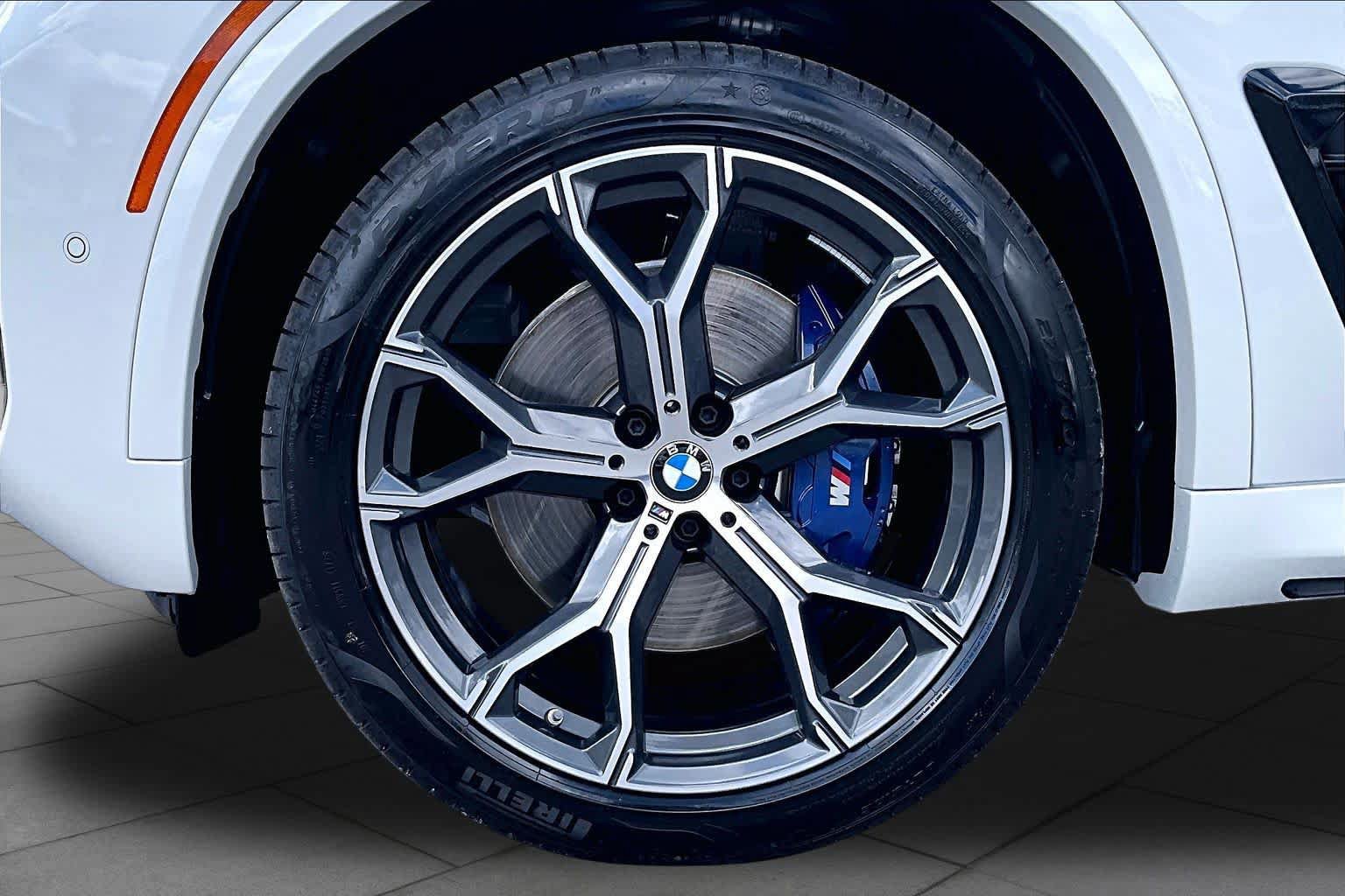 New 2026 BMW X5 xDrive40i w/ M Sport Package AWD/4WD image 11