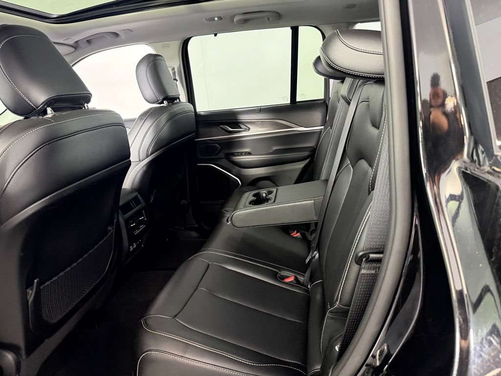 Certified 2023 Jeep Grand Cherokee 4WD 4xe w/ Luxury Tech Group II image 25