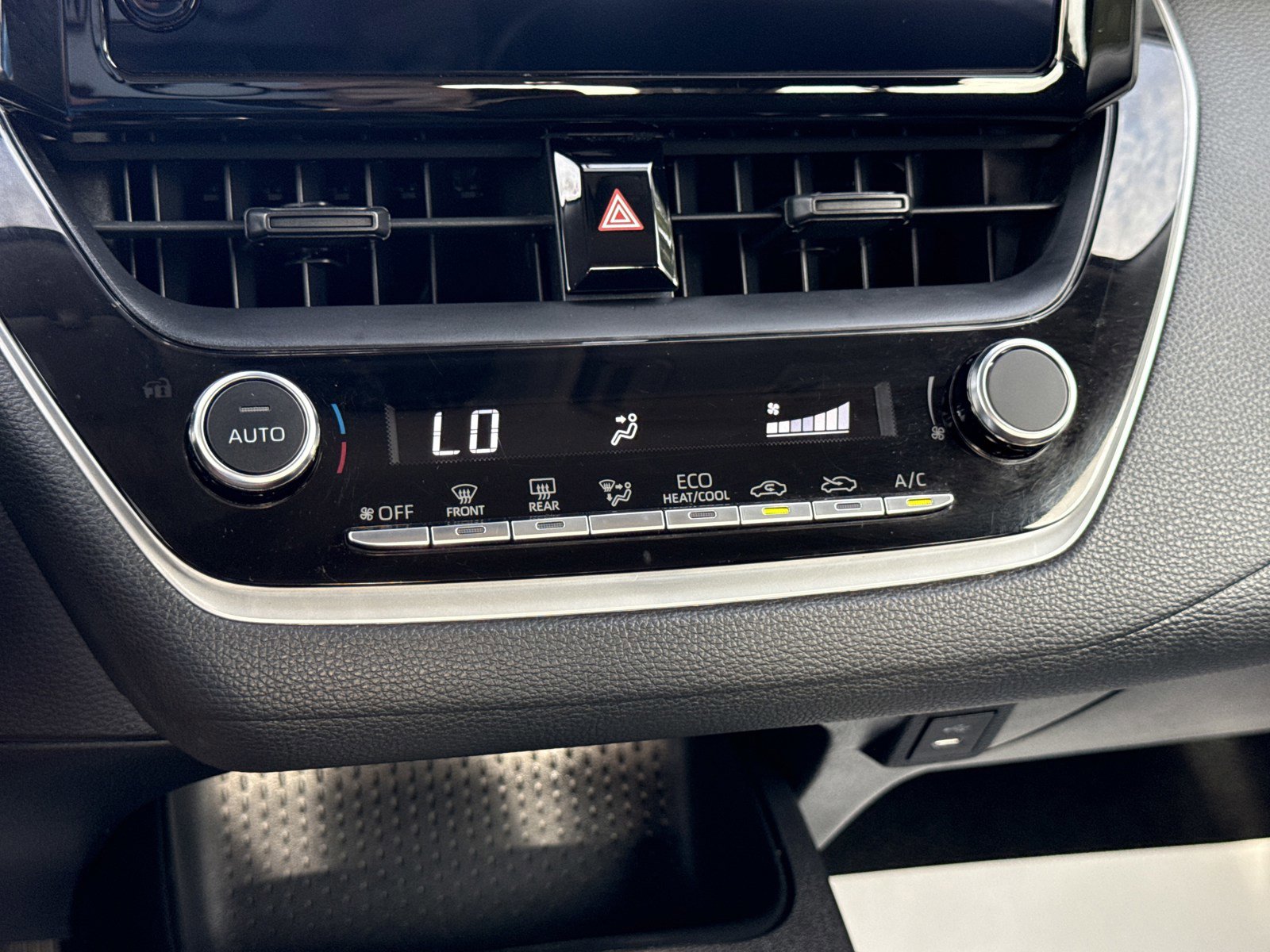 Used 2024 Toyota Corolla LE FWD image 24